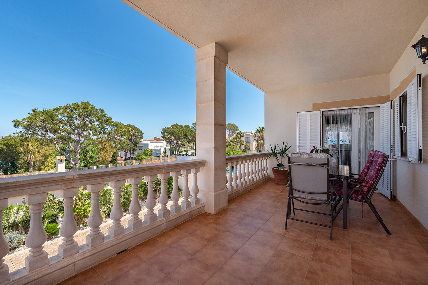 Large covered terrace