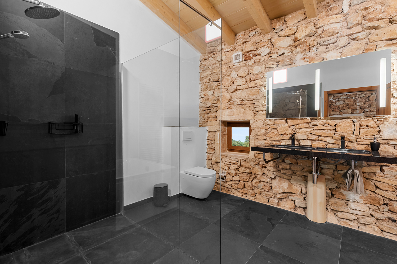 One of 4 bathrooms