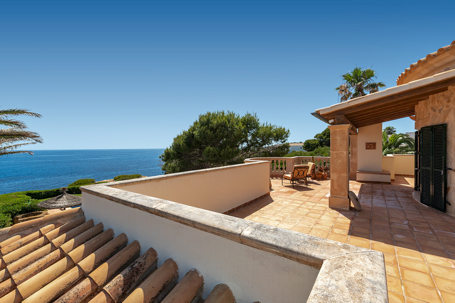 Sea view roof terrace