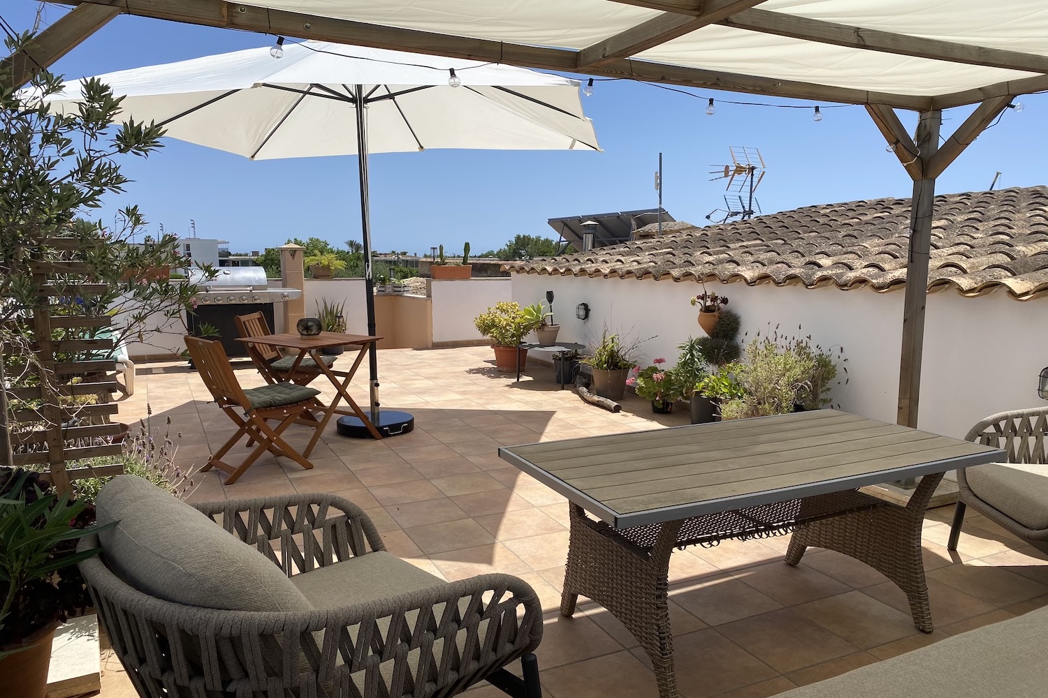 Large rooftop terrace