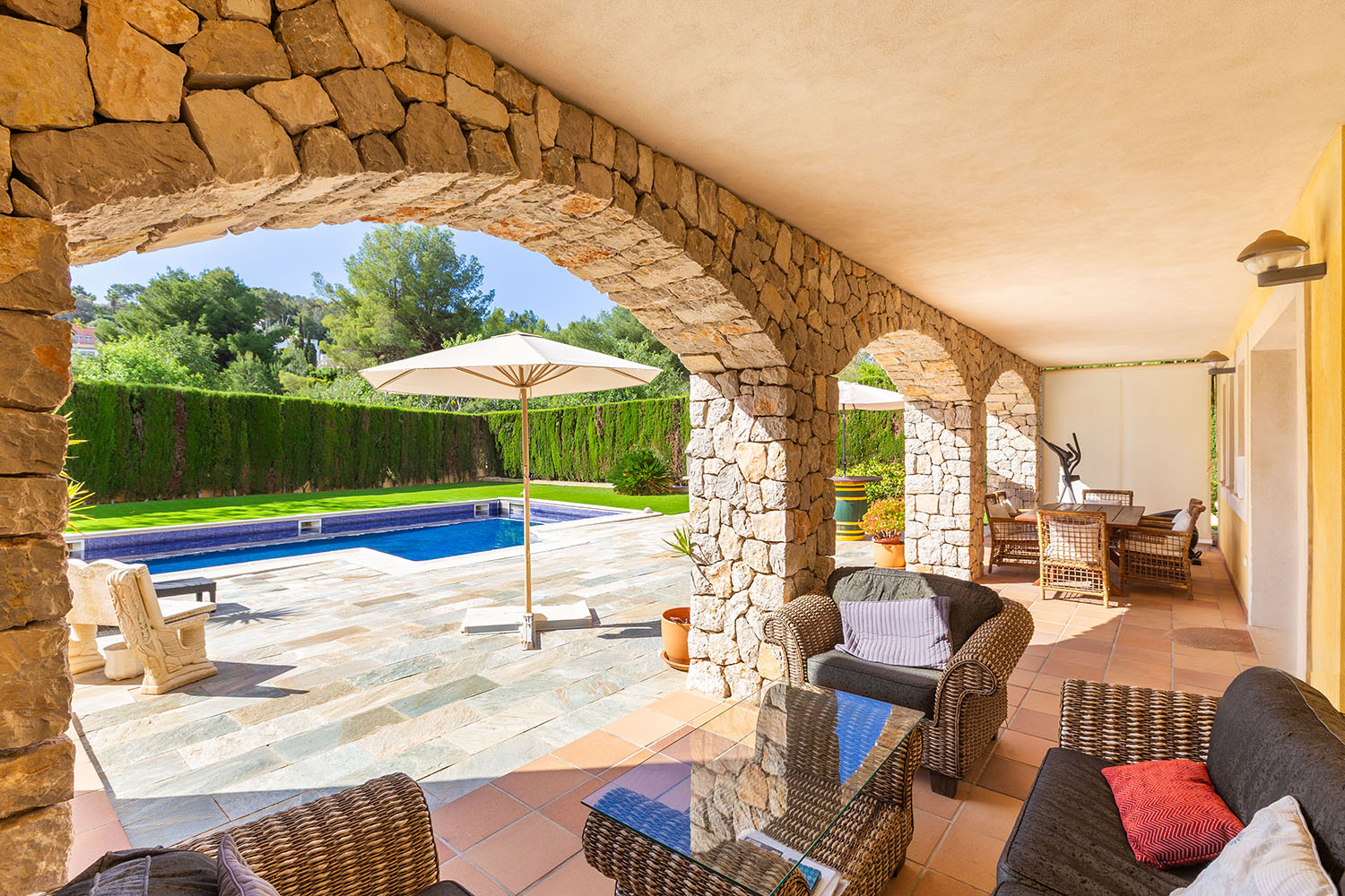 27351-villa-mit-pool-costa-de-la-calma-mallorca-c