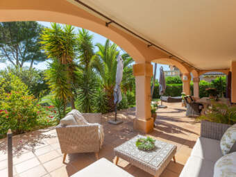 Premium apartment with garden in an exclusive villa complex