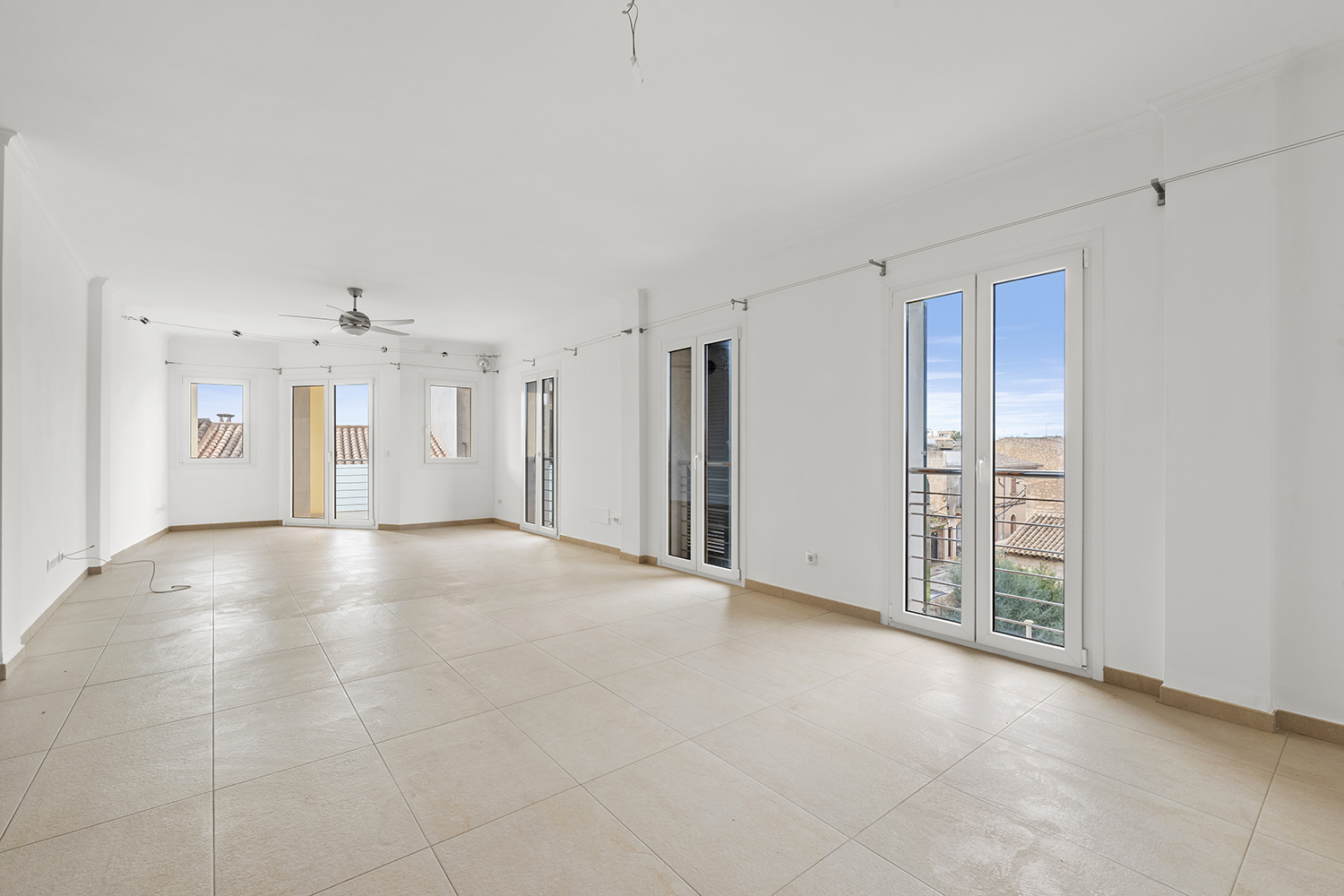Bright and generously proportioned living and dining space