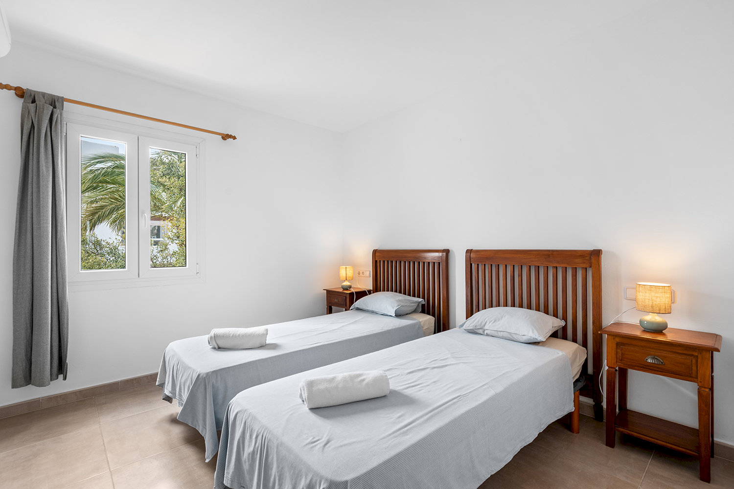 Second bedroom