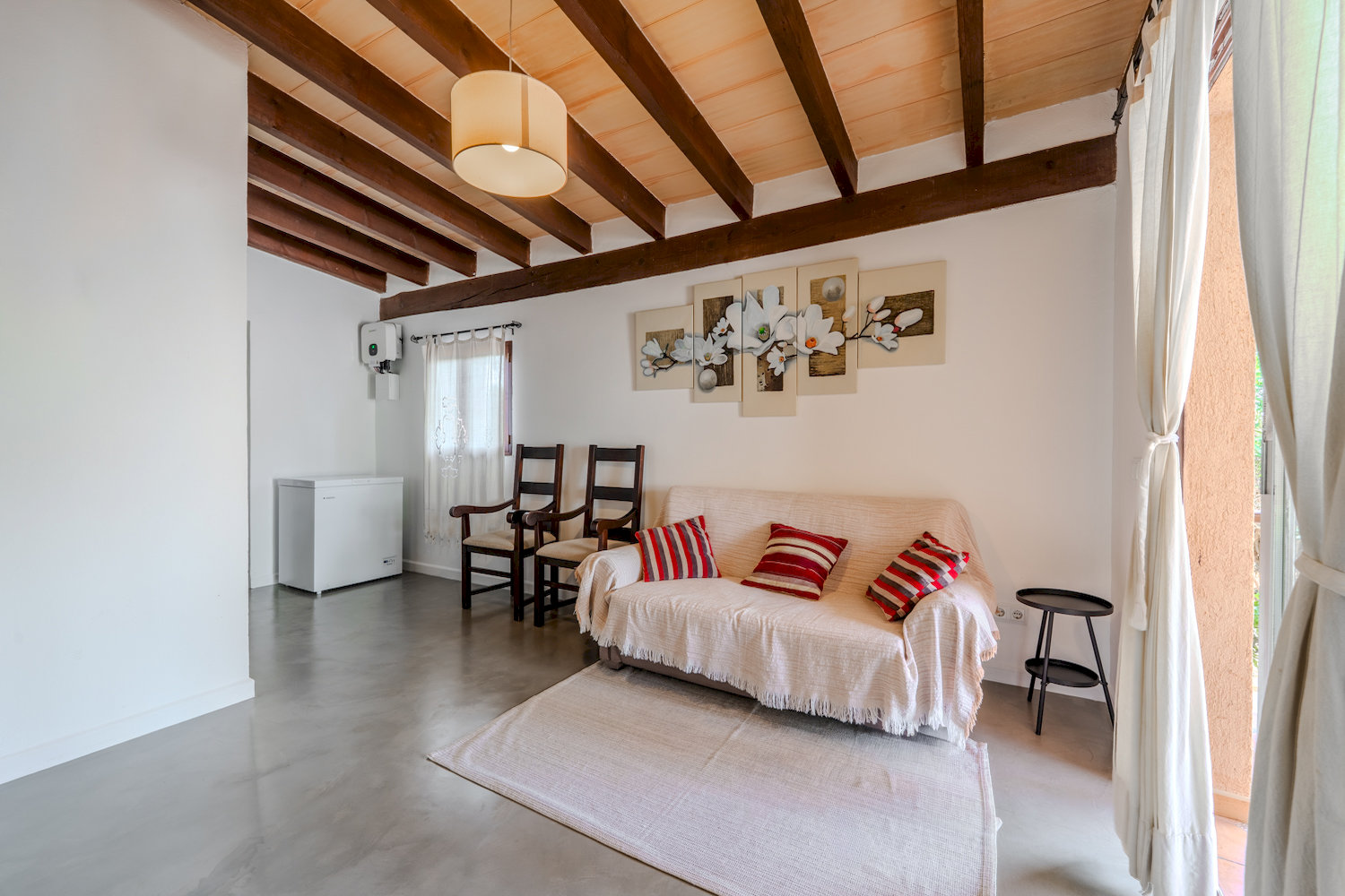 Versatile Second Living Area