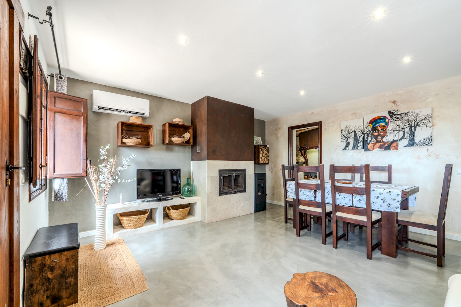 Open-Plan Living and Dining Area