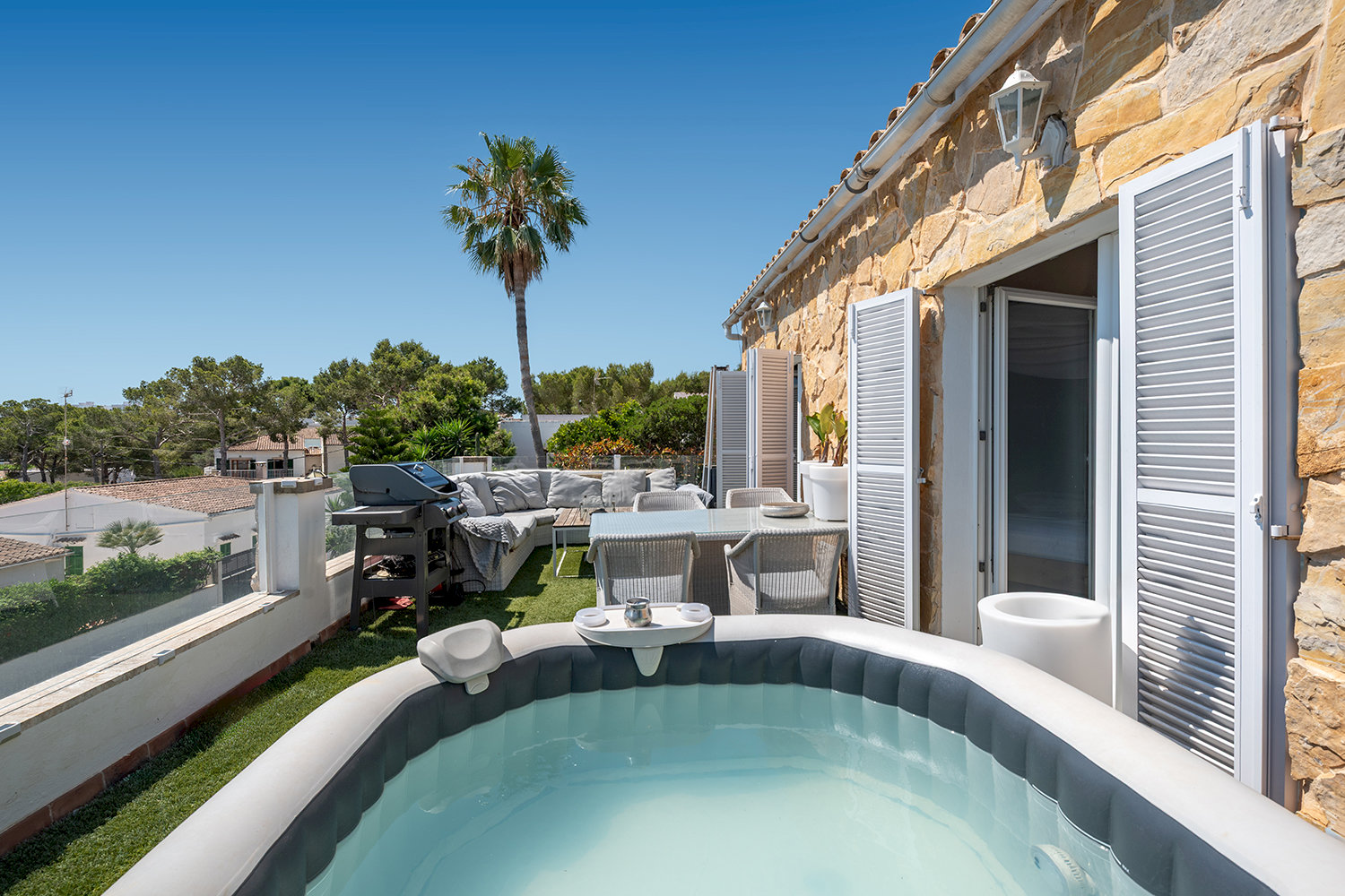Jacuzzi on the roof terrace