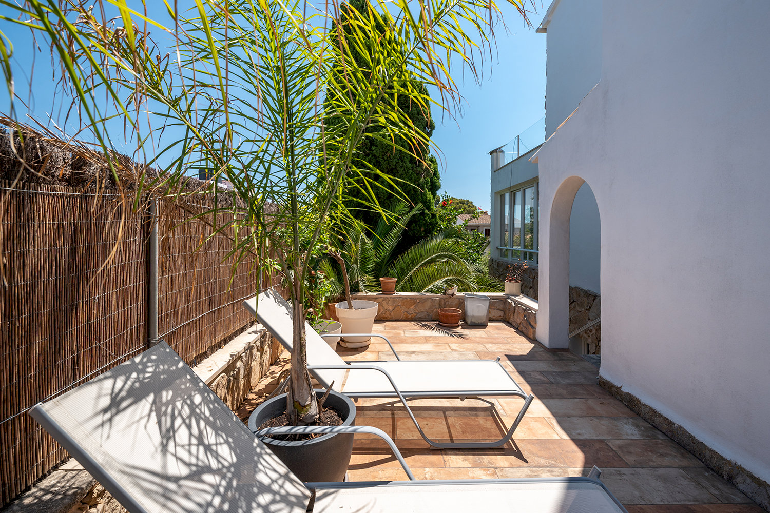 Sun terrace on the lower terrace