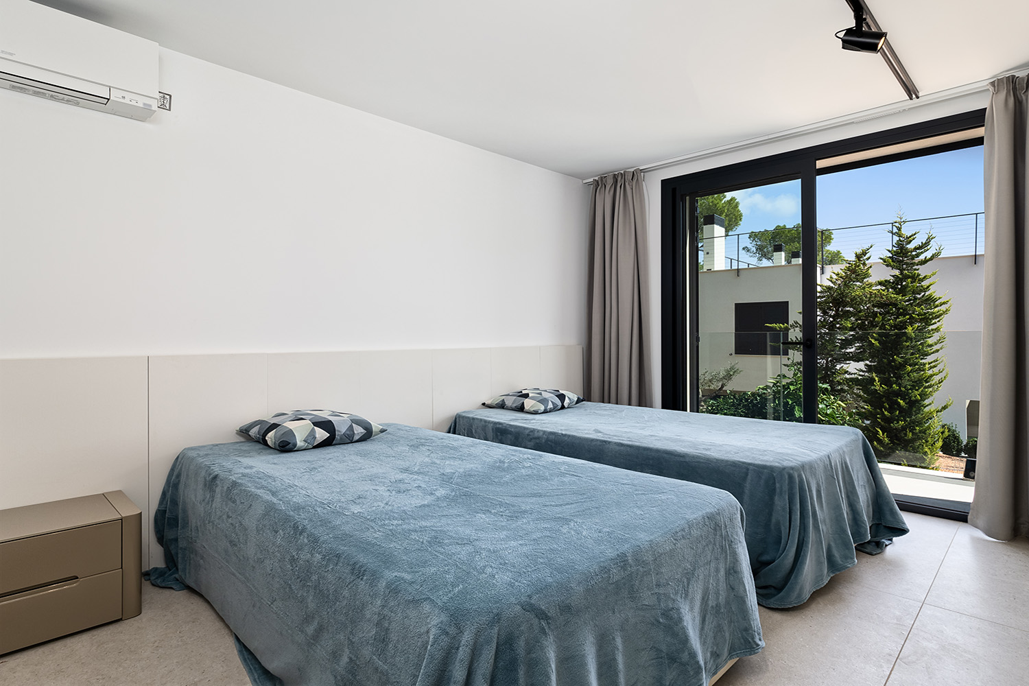 M12242-Villa-h