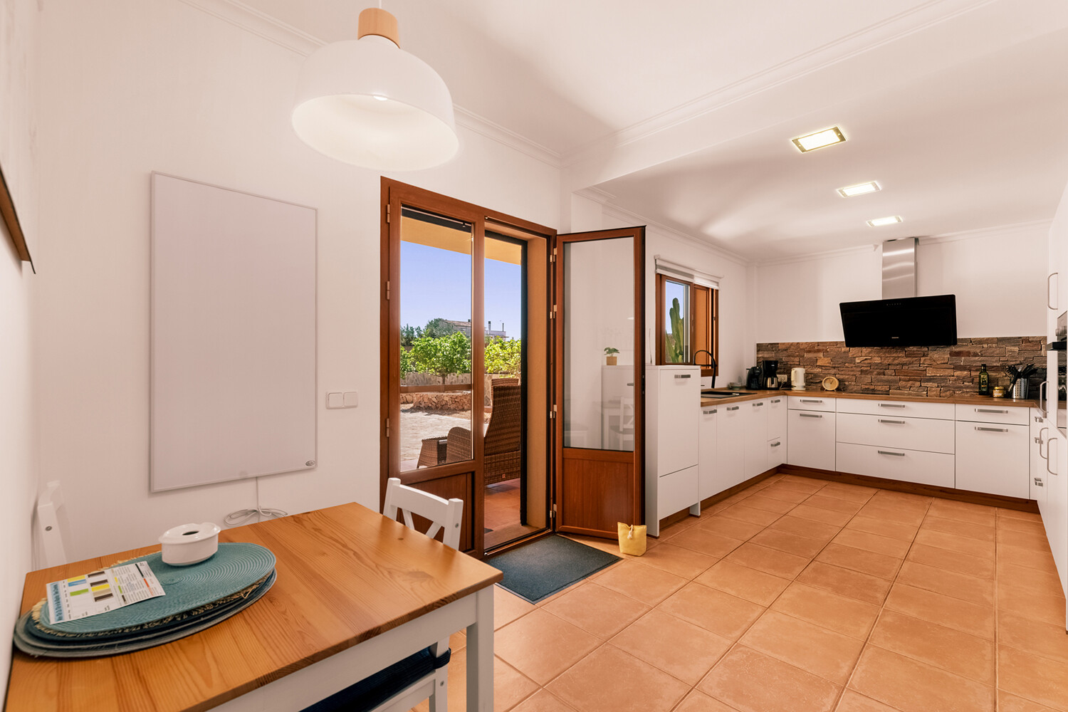 exit kitchen to terrace