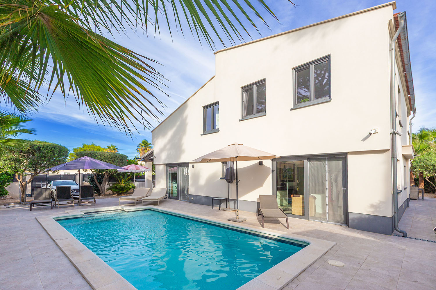 Completely refurbished villa close to the beach and harbour - 1