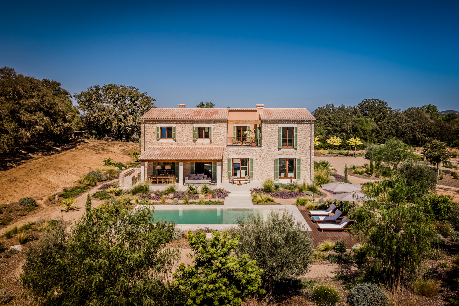 High-quality newly built finca with a pool