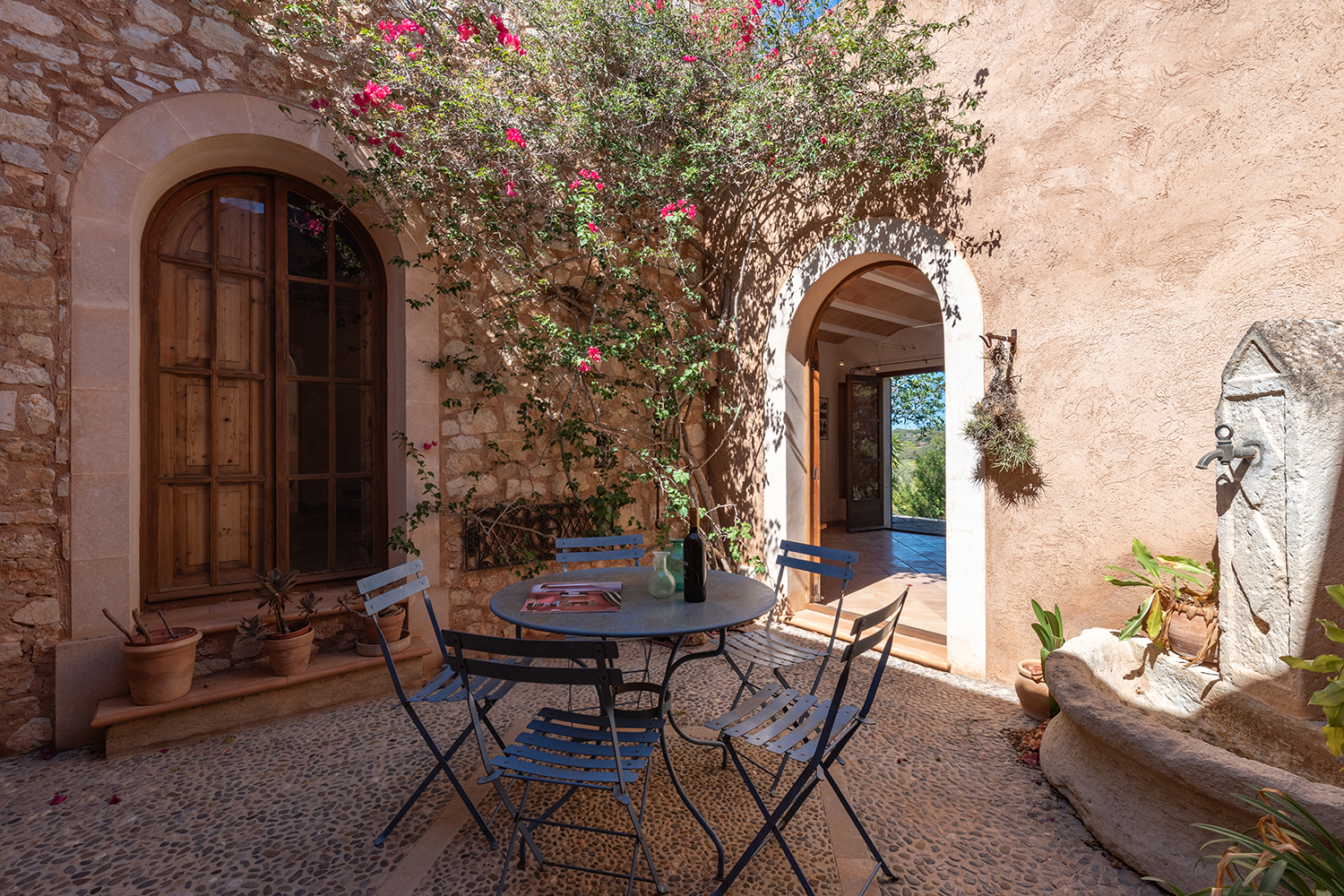 An authentic finca with character, a lush garden, and a magnificent view - 1